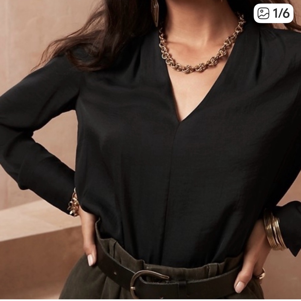 NWT Banana Republic Black V-Neck Blouse